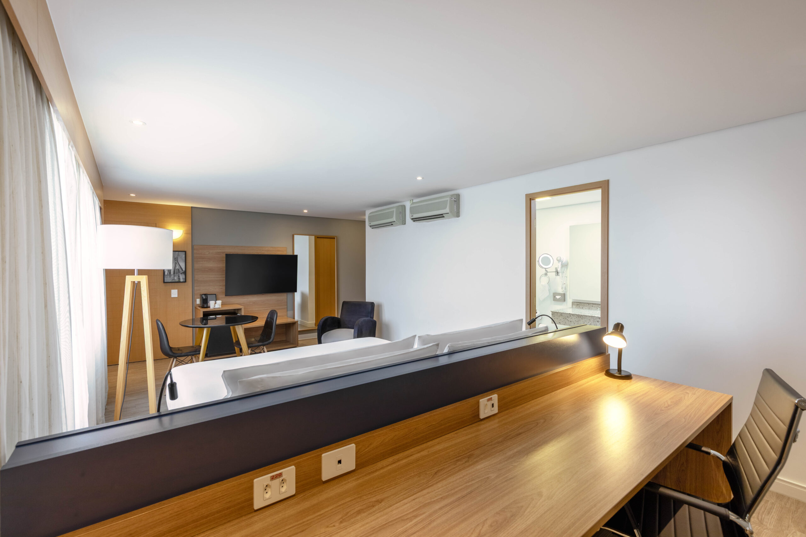 HolidayInn-05