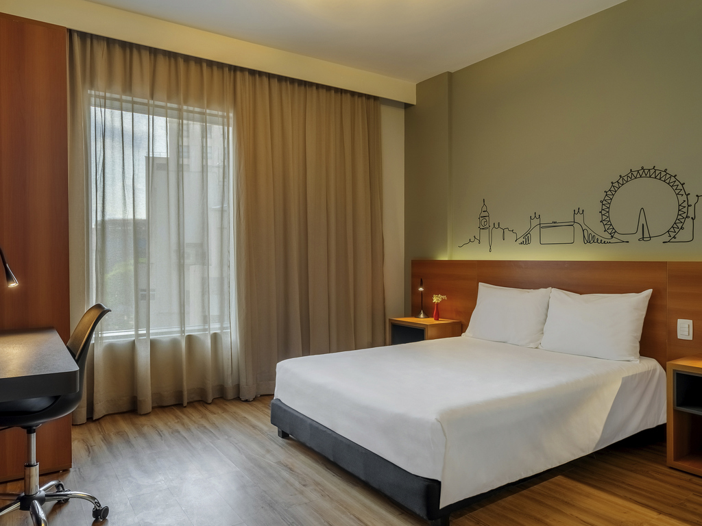 https://all.accor.com/B5N9