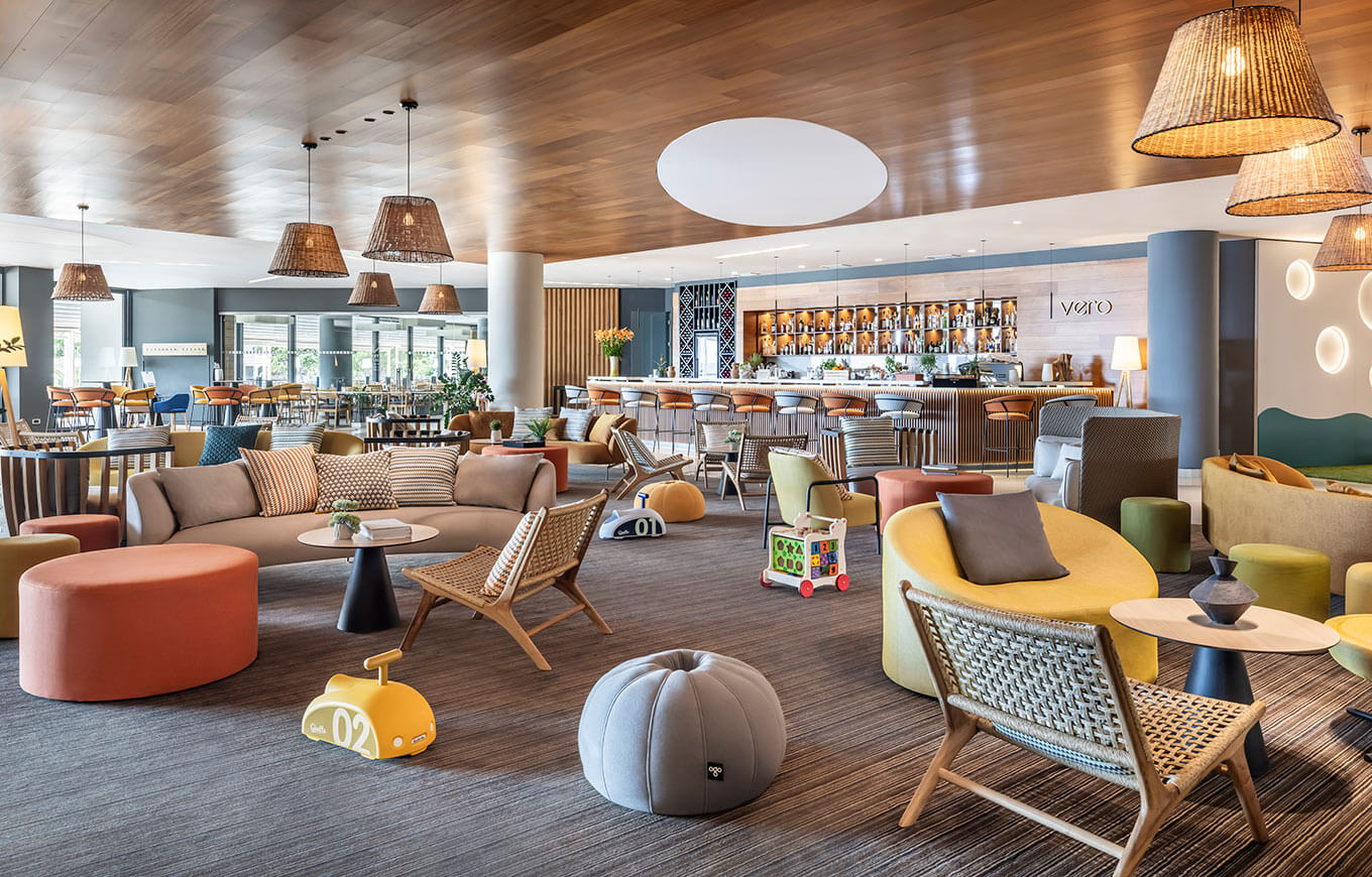 padova-hotel-lobby-area-overview