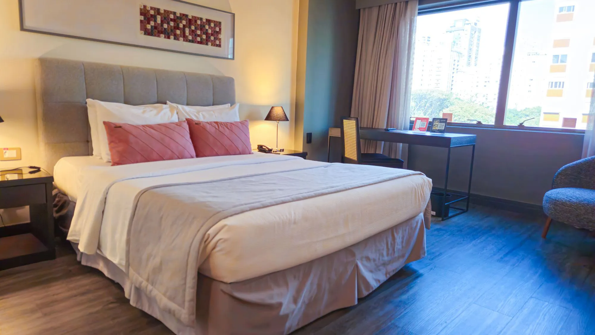 66c76e06cf0c6b121a5267c0_Hotel-120 (1)-p-2000